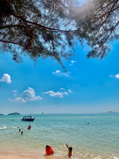 Pantai Glory Melur Batam cocok buat seru-seruan bareng keluarga